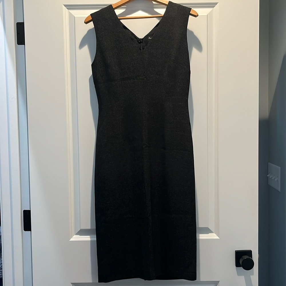 Vintage EUC- Agnès B vneck dress. Size 2 US/36EU 1990s NYC Style.